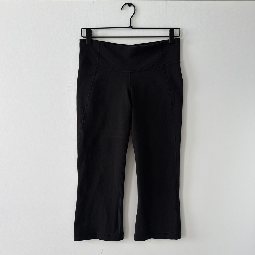 Lululemon Athletica Black Cropped Yoga Leggings Hem Vents Size 8
